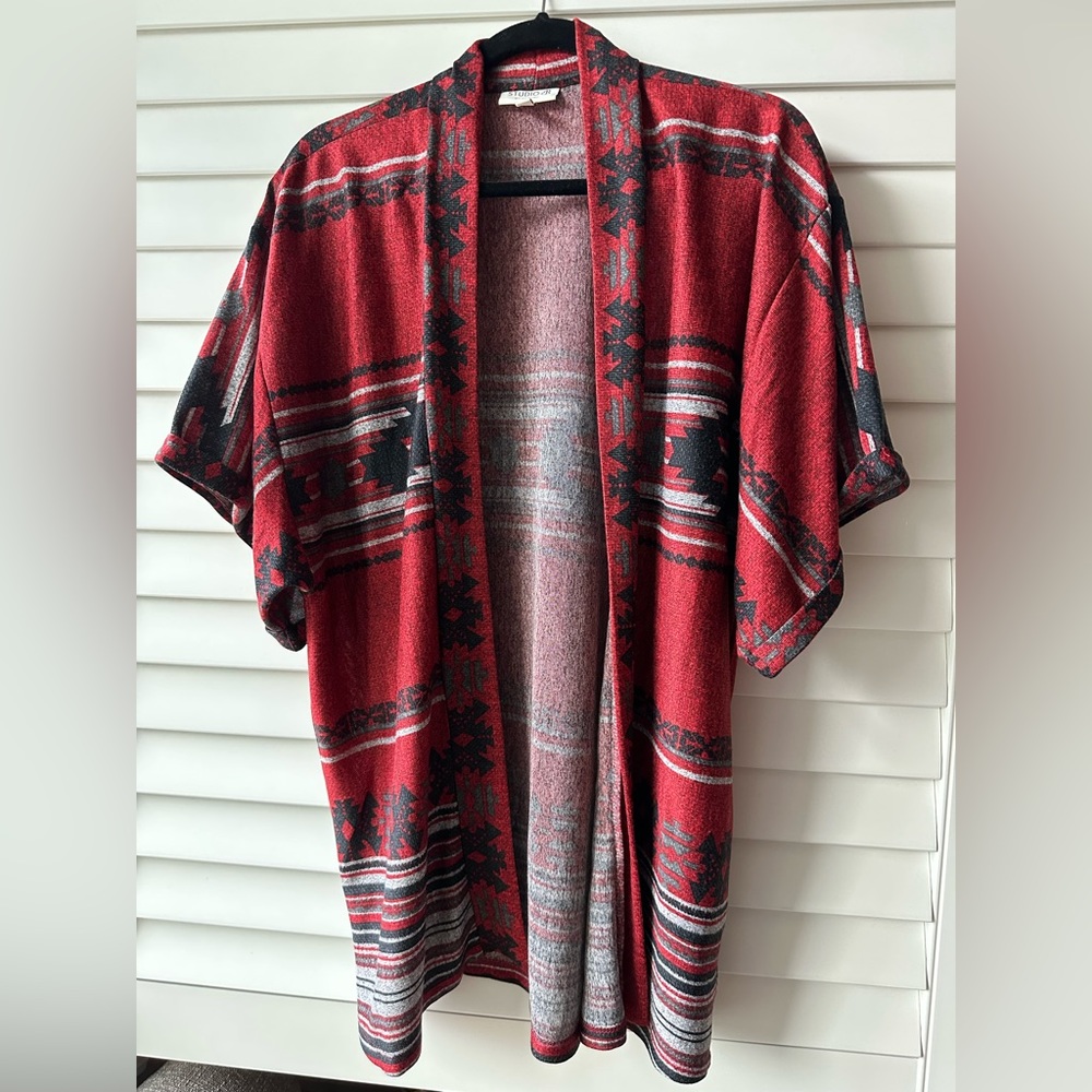 Studio B by Bobeau red and black patterned short sleeve cardigan size M.